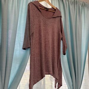 French Laundry Heathered Maroon Hooded Knit Top with Handkerchief Hem